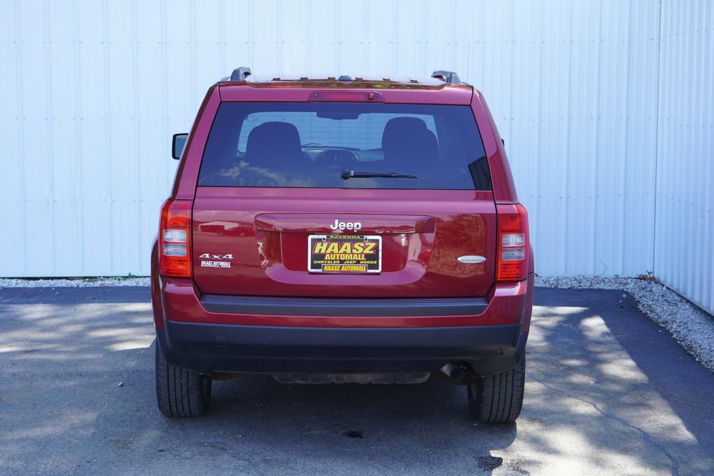 Used 2014 Jeep Patriot Latitude w/ Sun/Sound Group AWD/4WD image 5