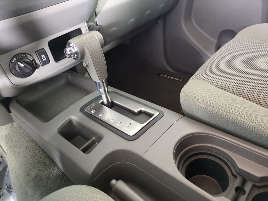 Used 2016 Nissan Frontier SV image 21