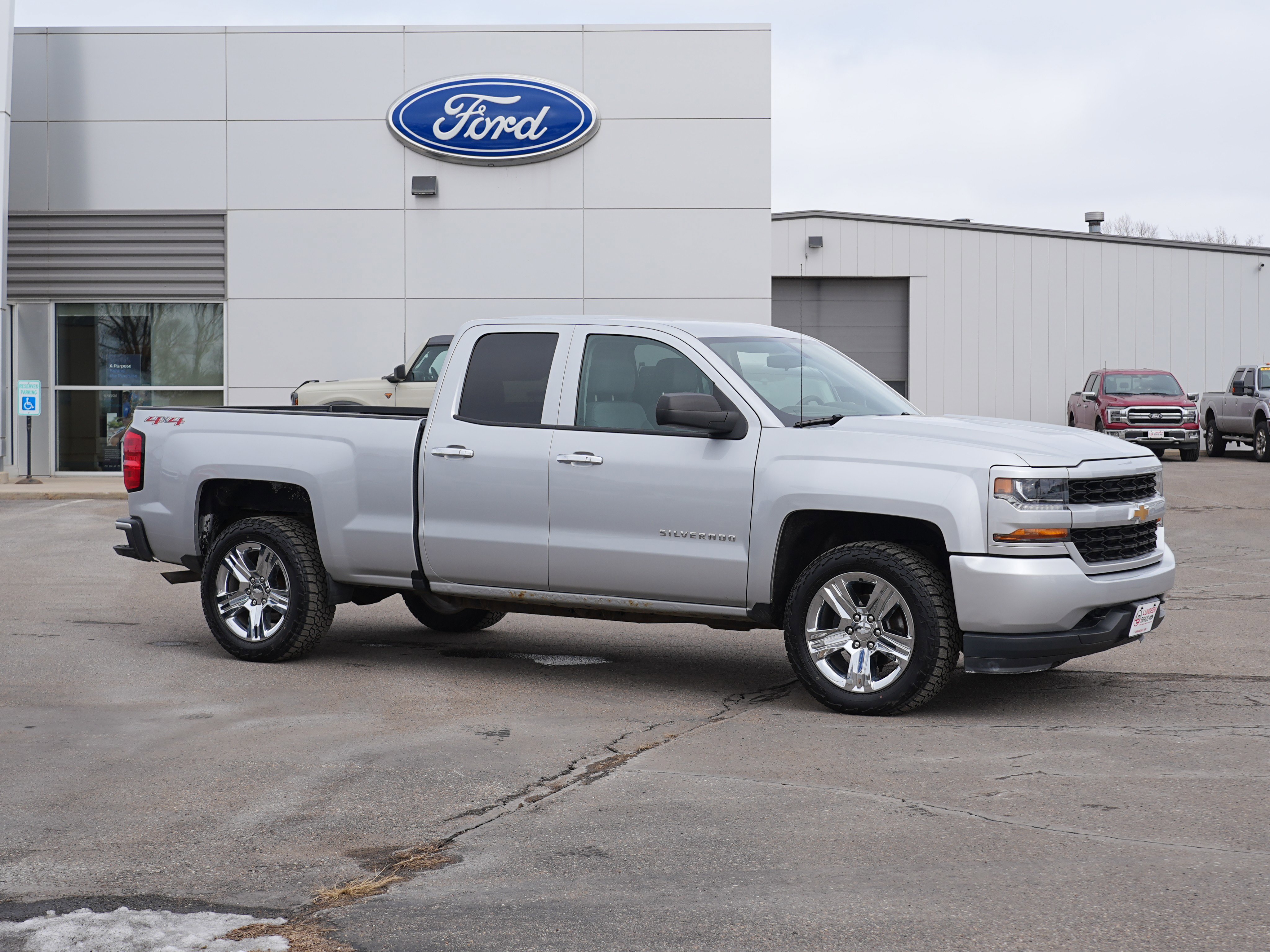 Used 2017 Chevrolet Silverado 1500 Custom image 2