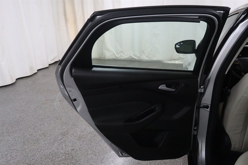 Used 2017 Ford Focus Titanium FWD image 27