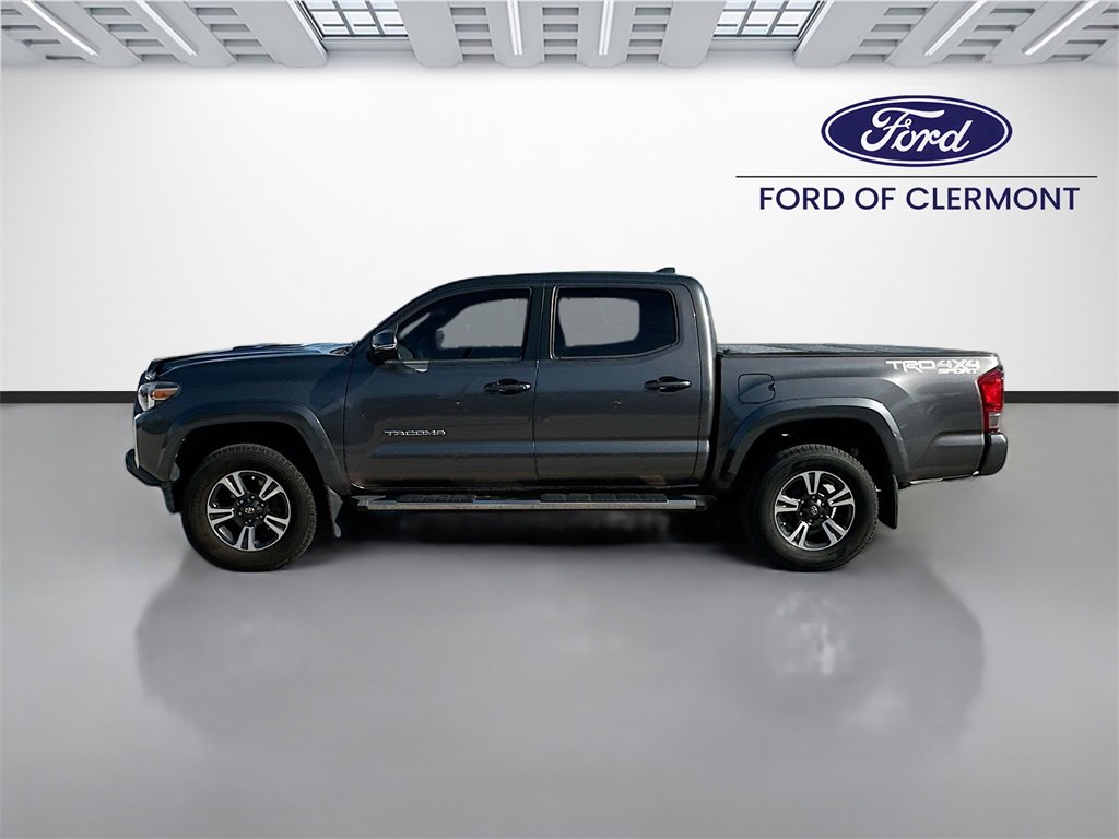 Used 2017 Toyota Tacoma TRD Sport image 4
