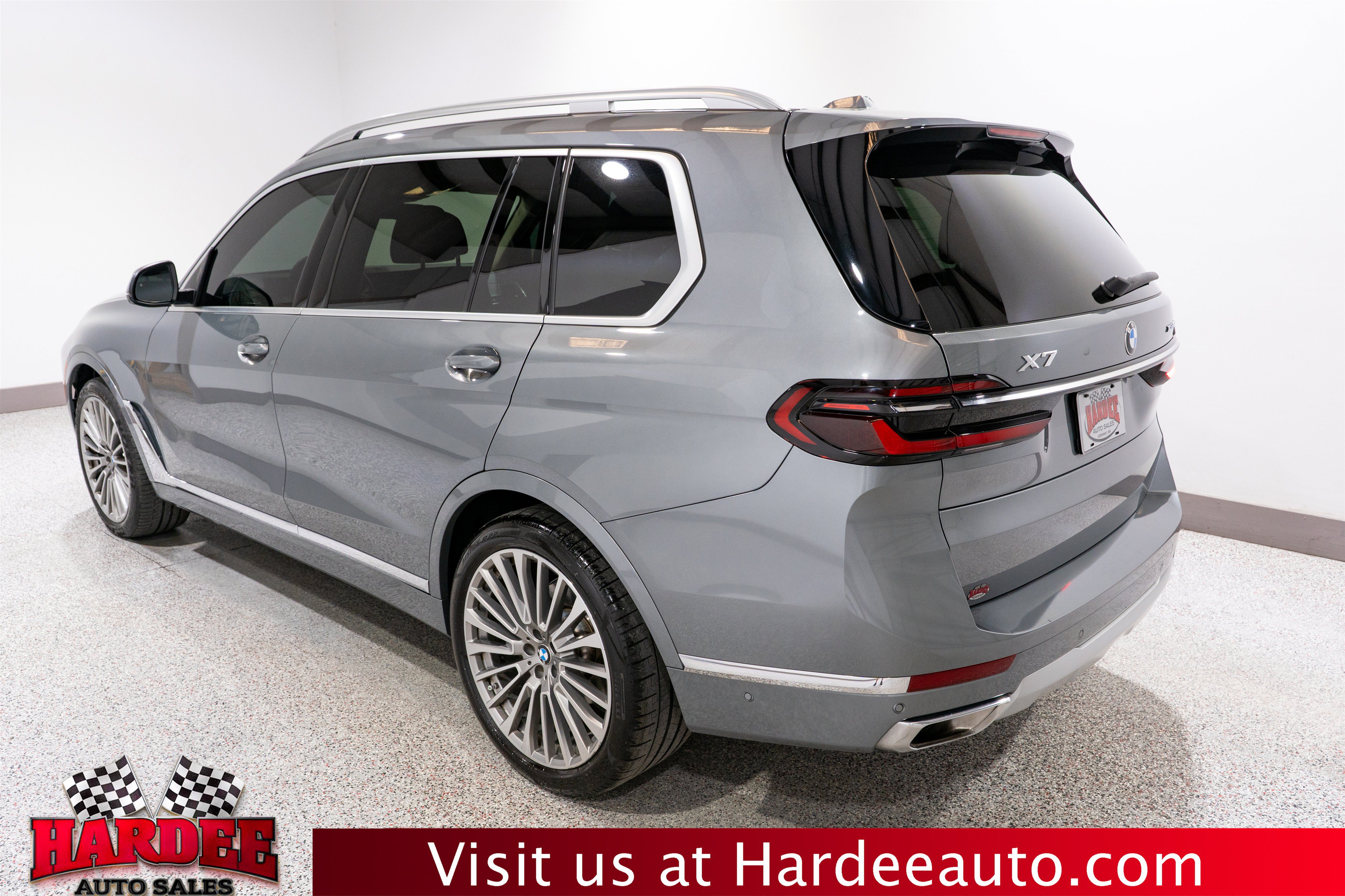 Used 2023 BMW X7 xDrive40i w/ Premium Package AWD/4WD image 3