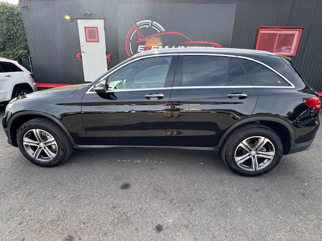 Used 2017 Mercedes-Benz GLC 300 4MATIC image 3