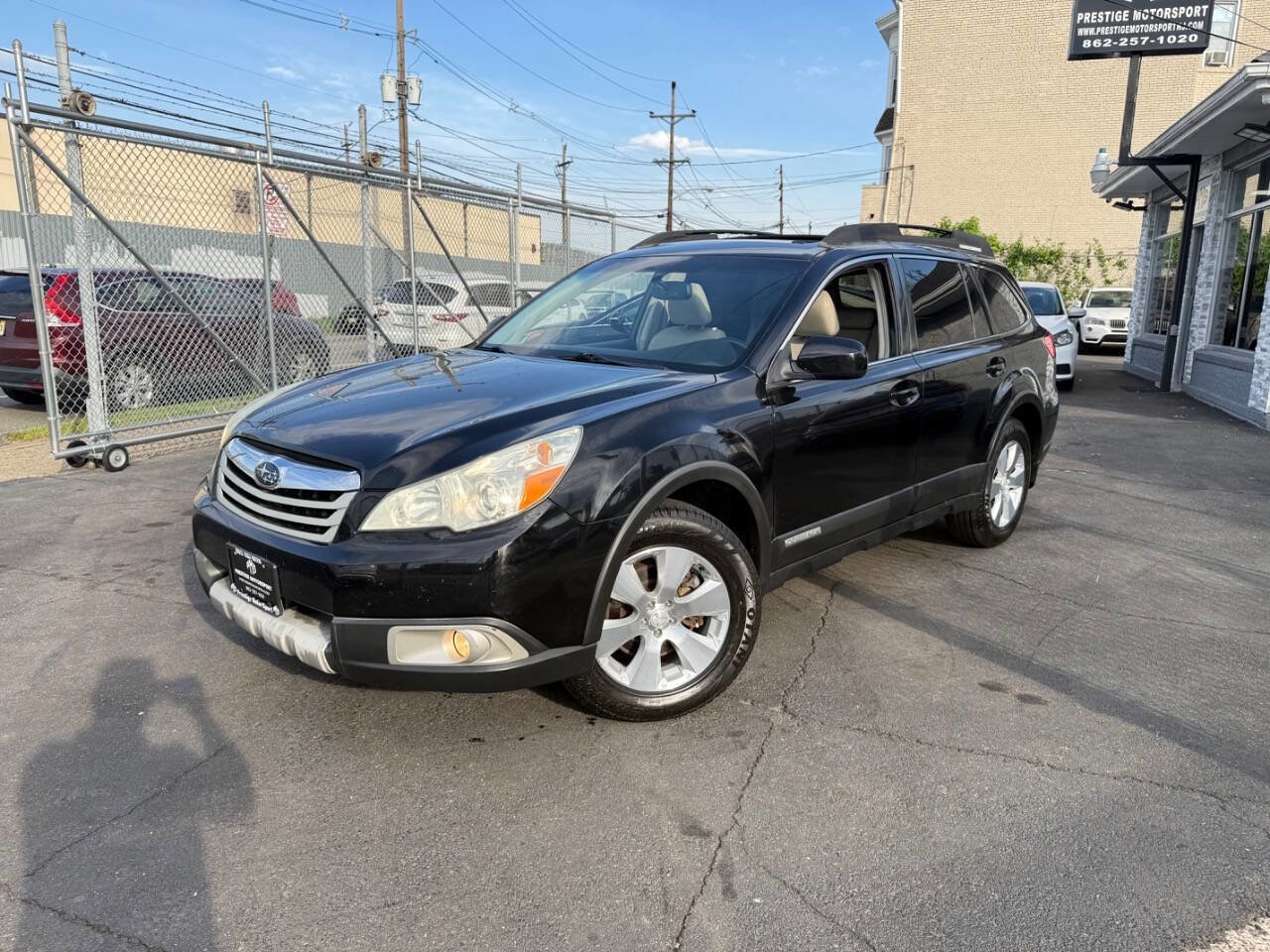Used 2011 Subaru Outback 3.6R Limited AWD/4WD image 1