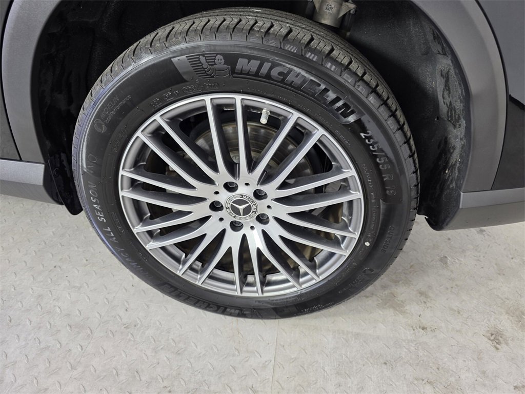 Certified 2025 Mercedes-Benz GLC 300 GLC 300 image 17