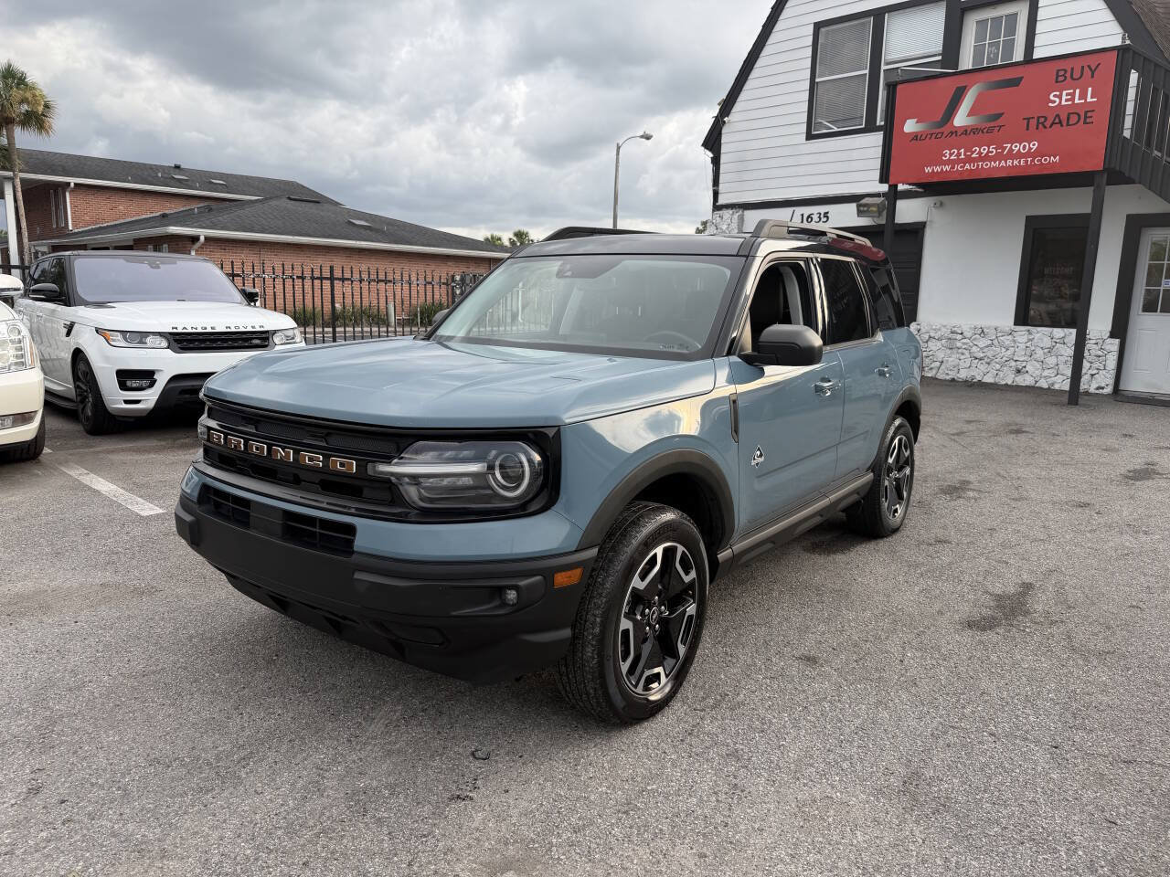 Used 2021 Ford Bronco Sport Outer Banks w/ Outer Banks Package AWD/4WD image 2