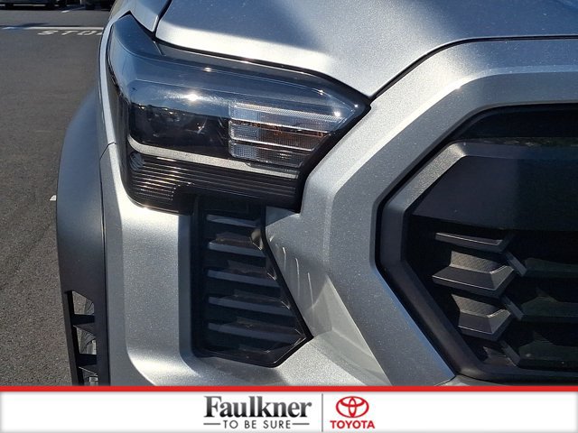 Certified 2024 Toyota Tacoma TRD Off-Road AWD/4WD image 9