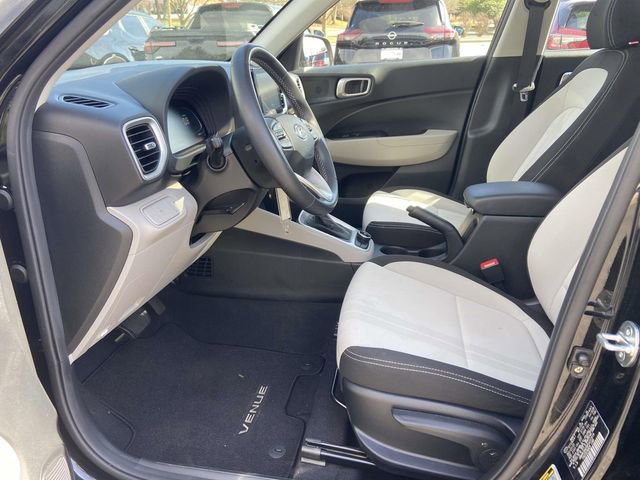 Certified 2023 Hyundai Venue SEL image 11