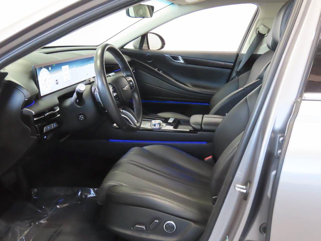 Used 2025 Genesis G80 2.5T AWD/4WD image 13