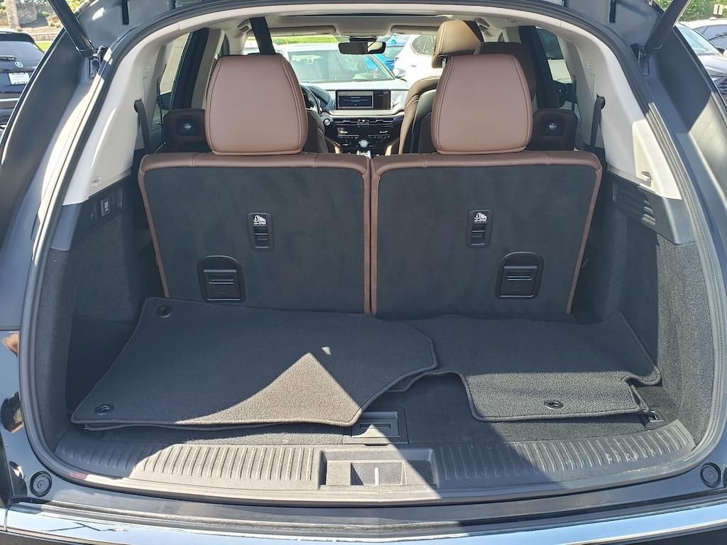 Certified 2023 Acura MDX SH-AWD w/ Technology Package image 8