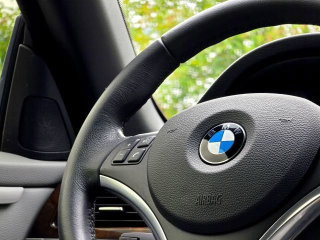 Used 2009 BMW 328i Convertible RWD image 17