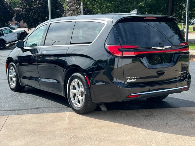 Used 2024 Chrysler Pacifica Limited FWD image 12