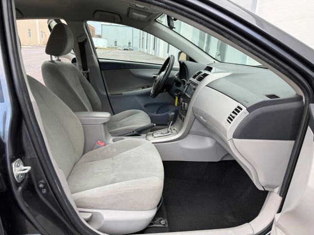 Used 2013 Toyota Corolla LE image 21