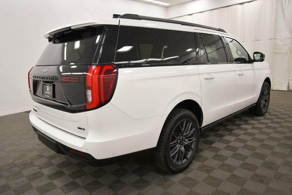 Used 2025 Ford Expedition Max Platinum w/ Stealth Performance Package image 9