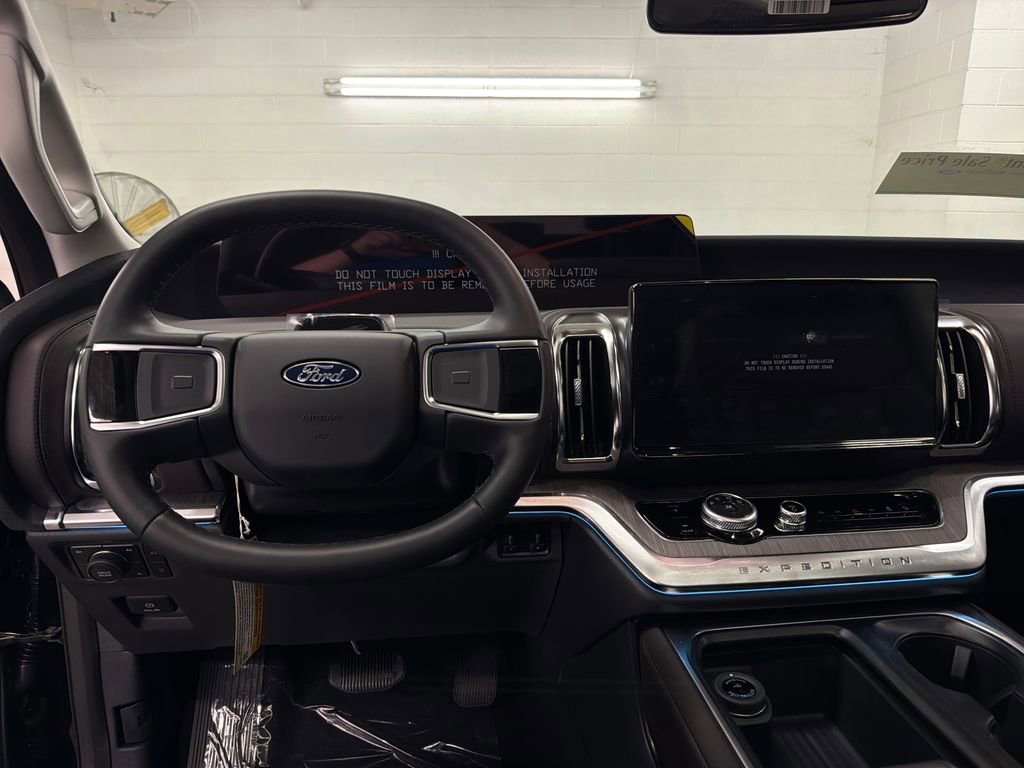 New 2026 Ford Expedition Platinum image 8