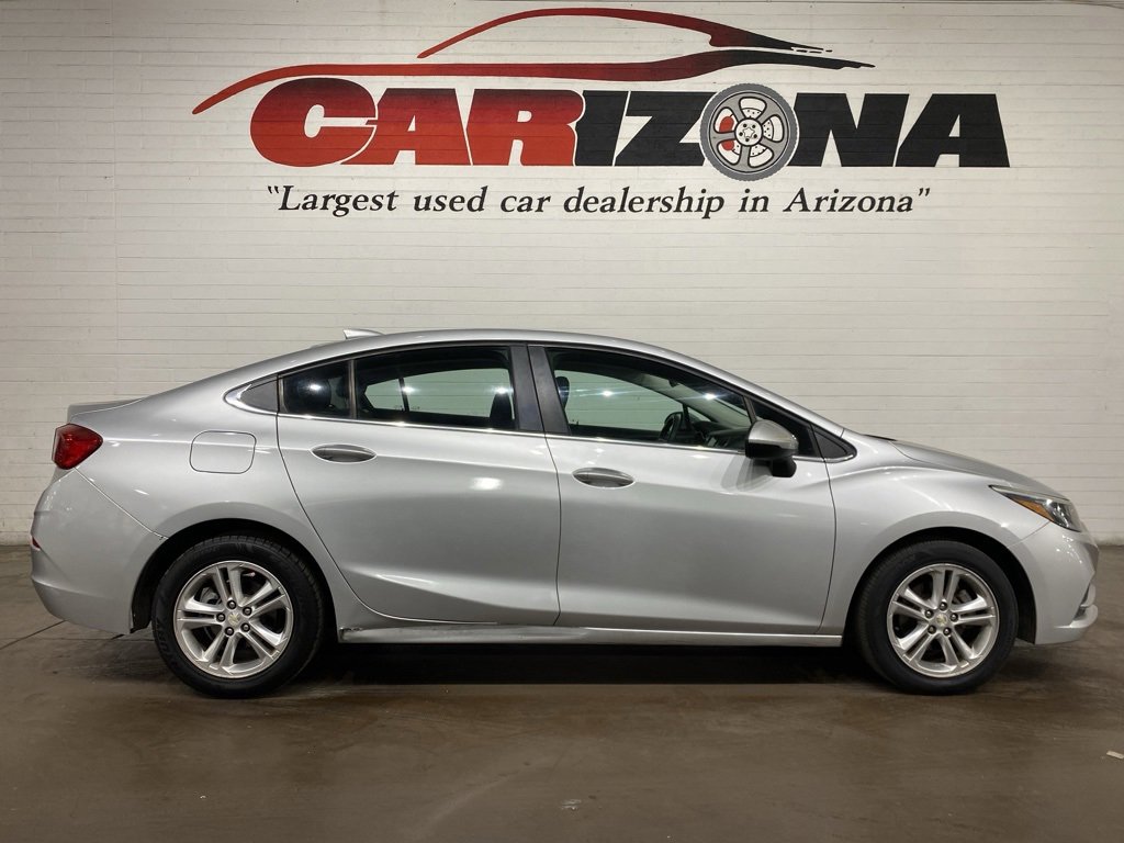 Used 2018 Chevrolet Cruze LT image 1