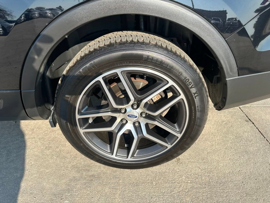 Used 2016 Ford Explorer Sport w/ Equipment Group 401A AWD/4WD image 40