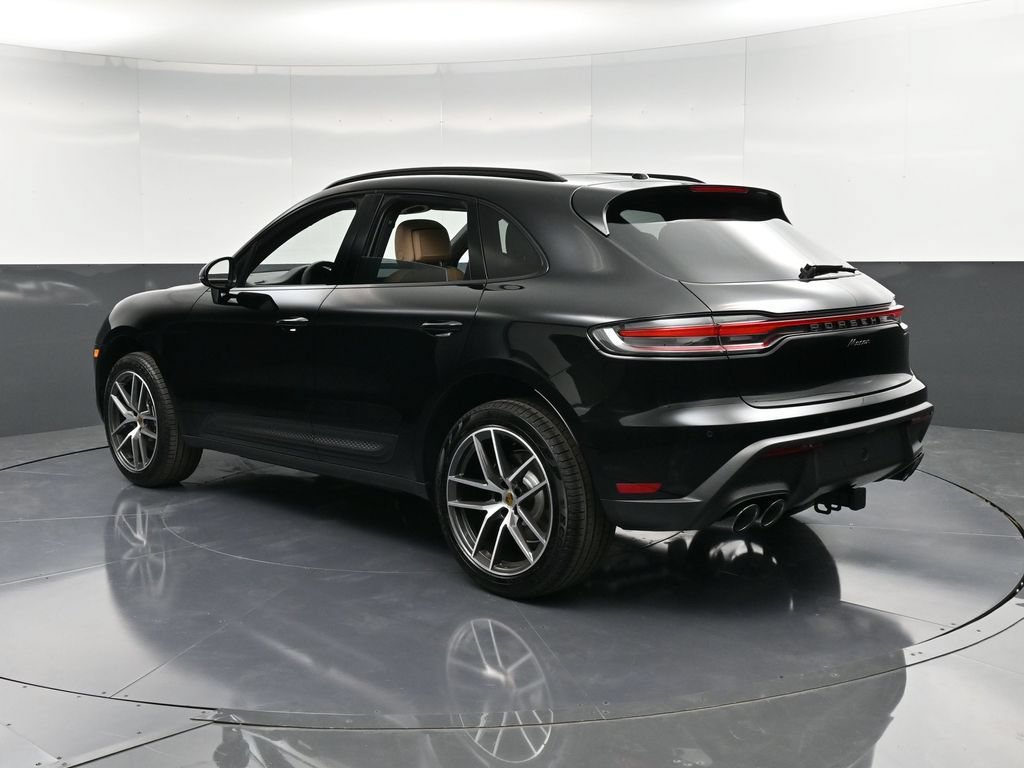 Certified 2026 Porsche Macan AWD/4WD image 3
