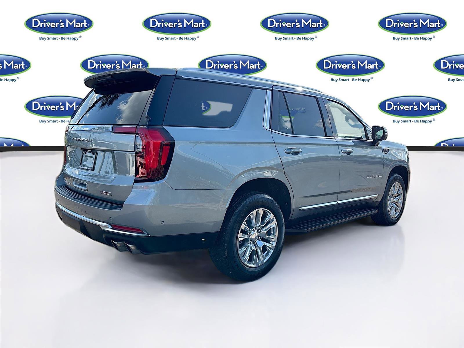 Used 2025 GMC Yukon Denali RWD image 7