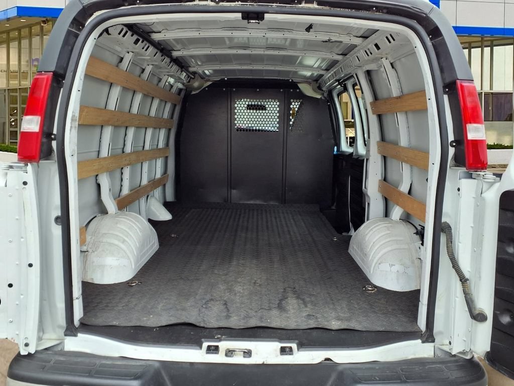 Used 2024 GMC Savana 2500 w/ Driver Convenience Package RWD image 20