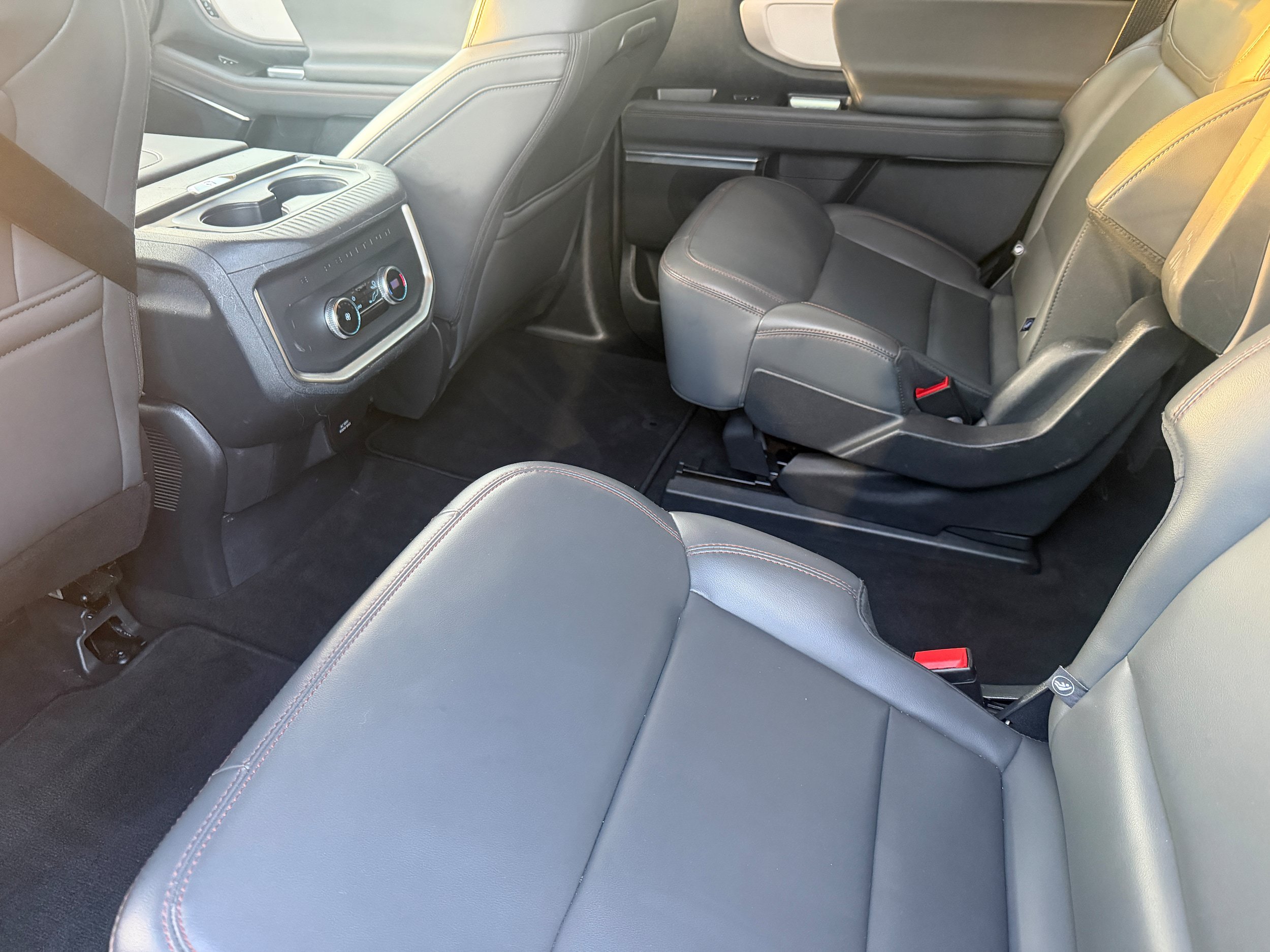 Certified 2025 Ford Expedition Active AWD/4WD image 13
