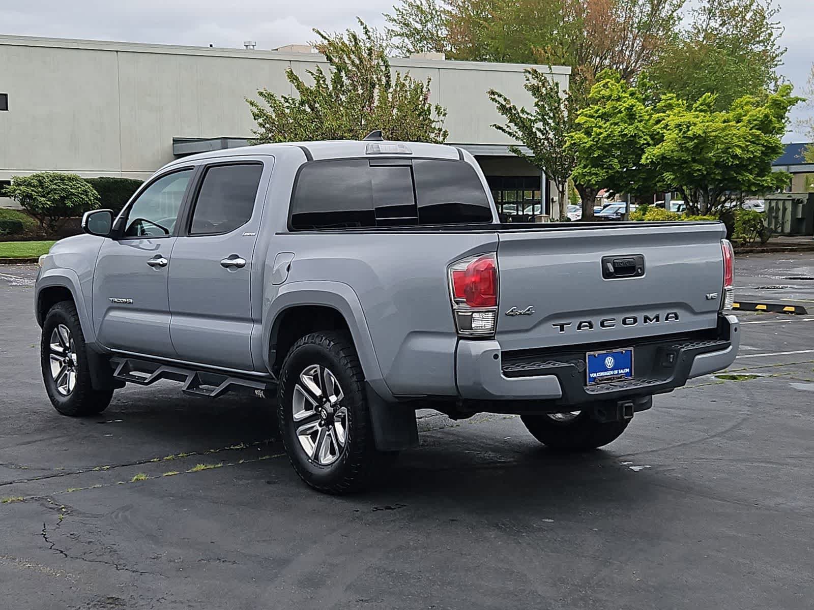 Used 2018 Toyota Tacoma Limited AWD/4WD image 4
