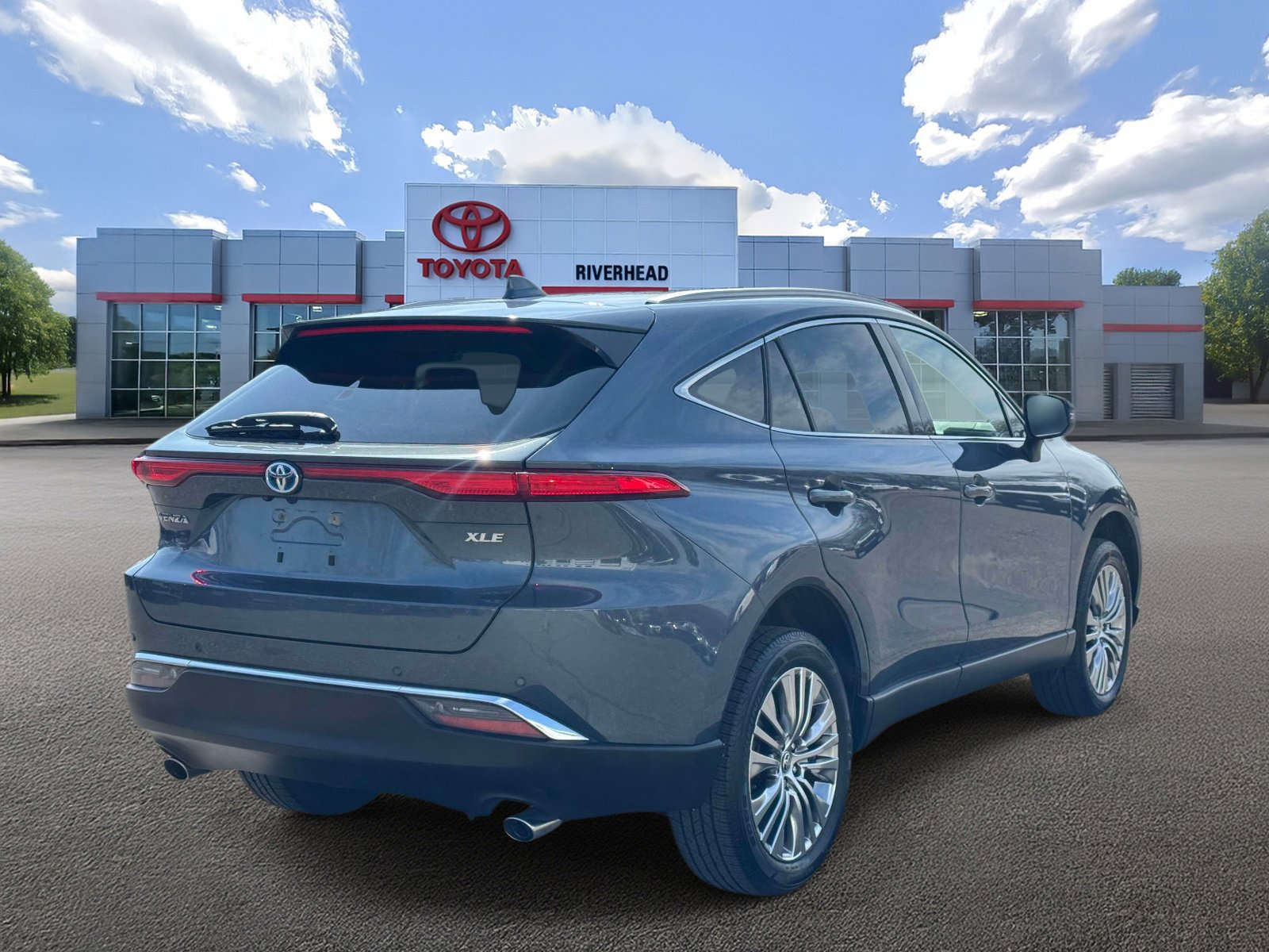 Certified 2023 Toyota Venza XLE AWD/4WD image 6