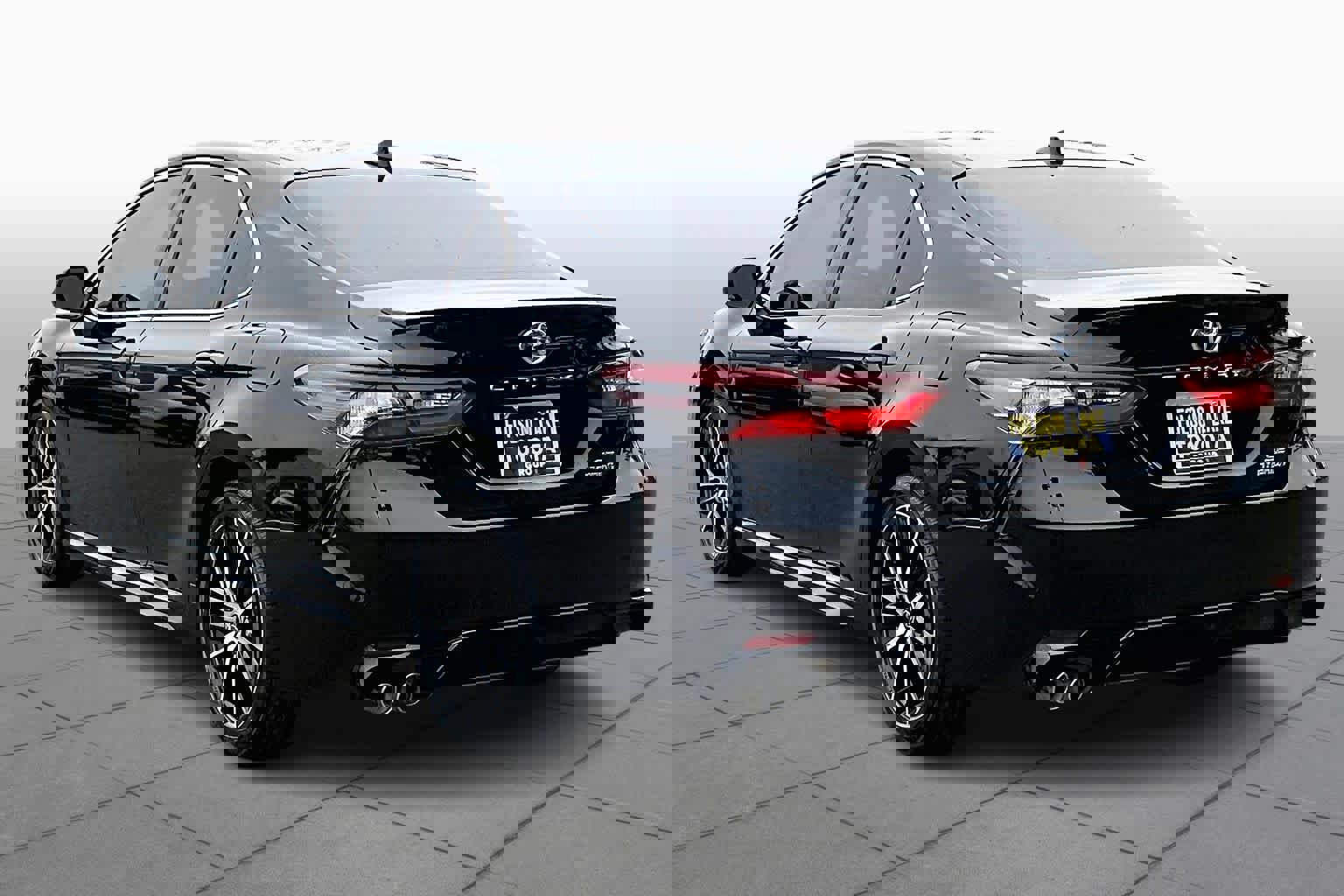 Certified 2022 Toyota Camry SE image 11