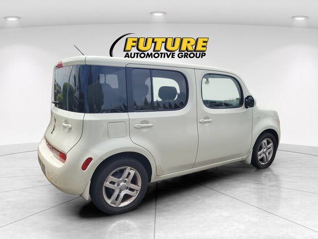 Used 2011 Nissan Cube 1.8 SL w/ Interior Illumination Pkg FWD image 3