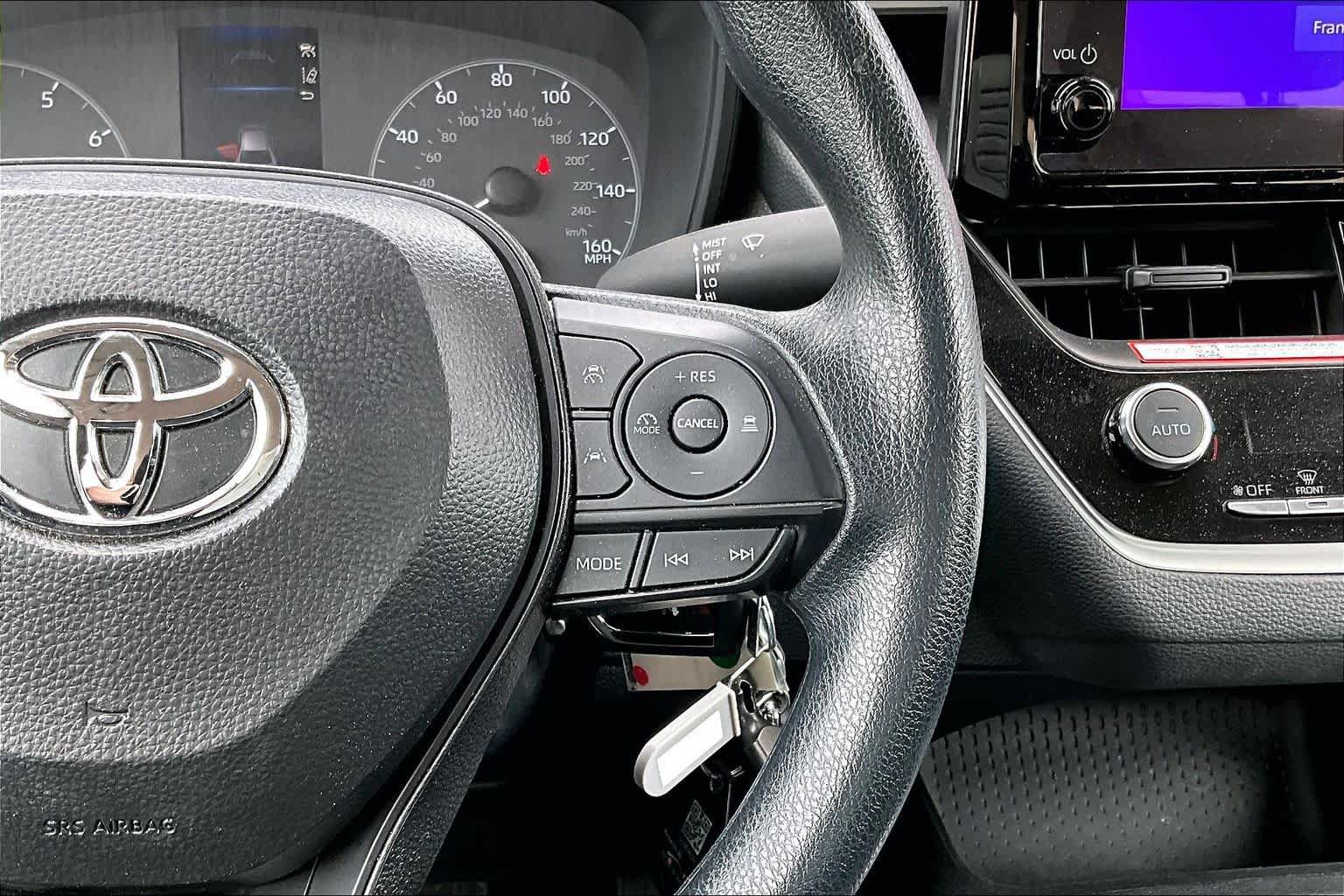 Used 2025 Toyota Corolla LE FWD image 24