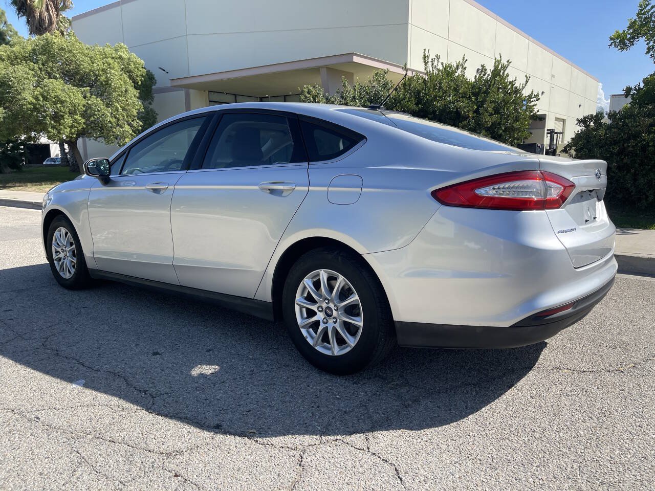 Used 2015 Ford Fusion S FWD image 7