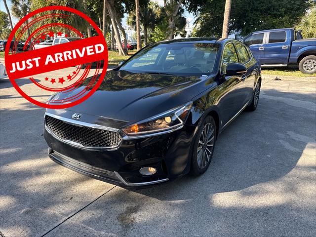 Used 2017 Kia Cadenza Premium w/ Luxury Package