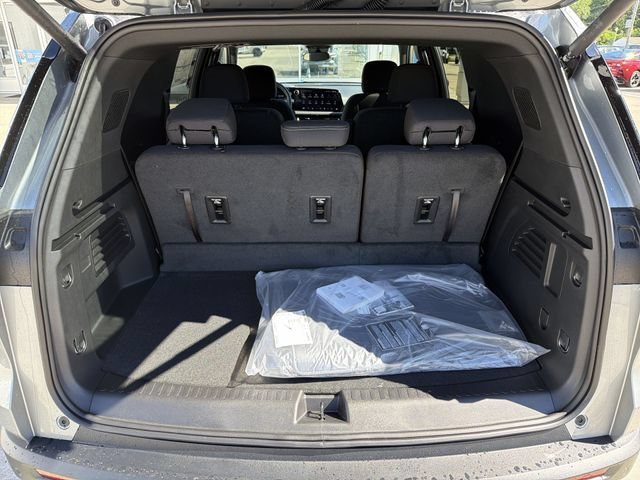 New 2026 Chevrolet Traverse LT w/ Midnight/Sport Edition FWD image 25