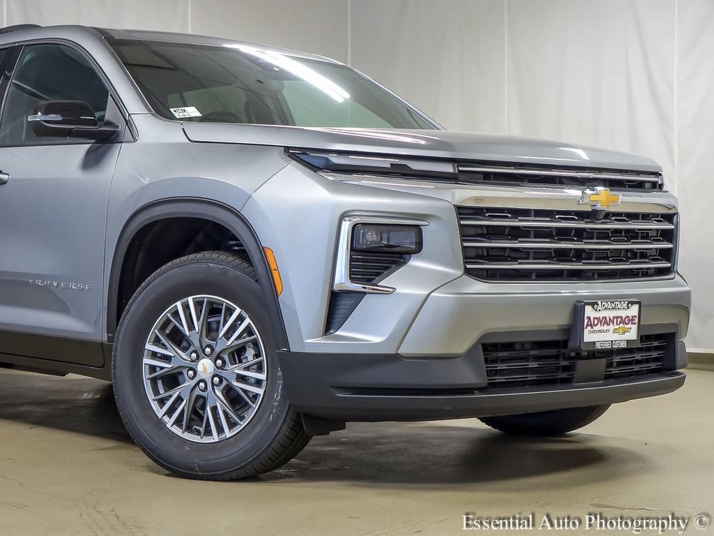 New 2026 Chevrolet Traverse LT w/ LPO, Floor Liner Package AWD/4WD image 3