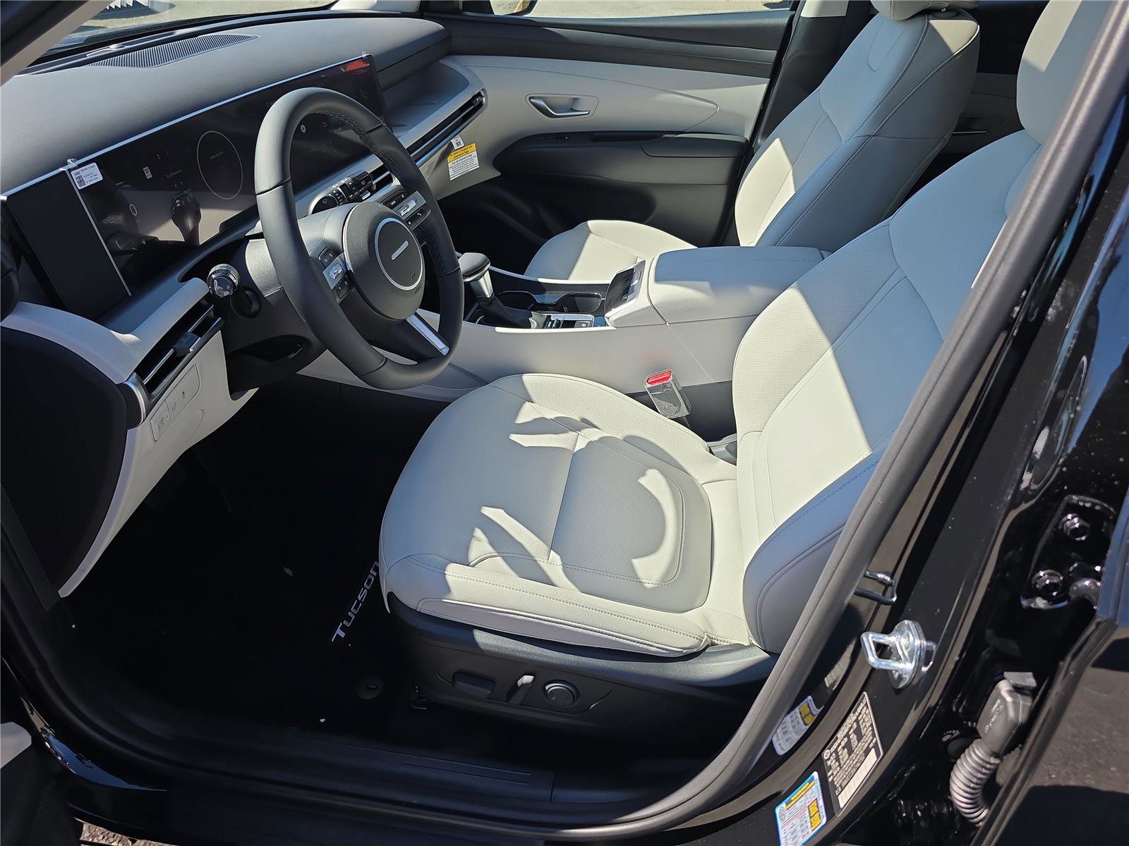 New 2026 Hyundai Tucson SEL image 3