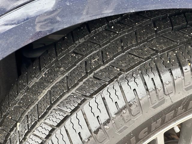 Used 2025 Genesis GV80 2.5T Standard image 11