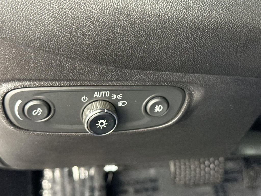 Used 2022 Chevrolet Equinox Premier image 16