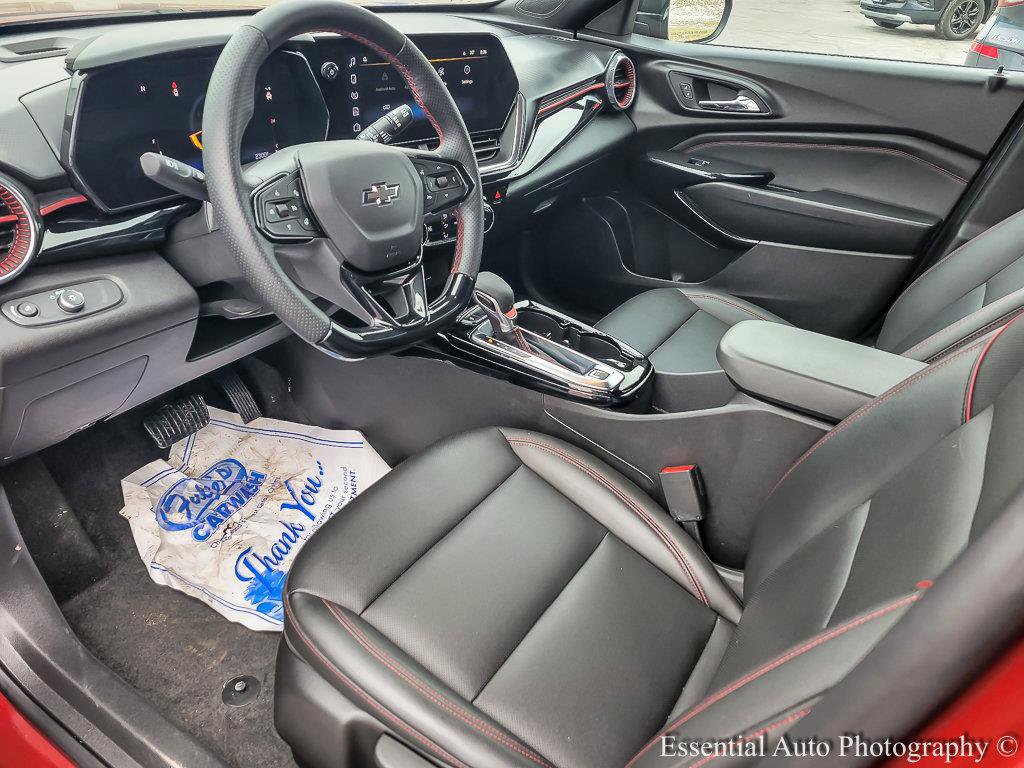 Certified 2025 Chevrolet Trax RS w/ Driver Confidence Package image 11