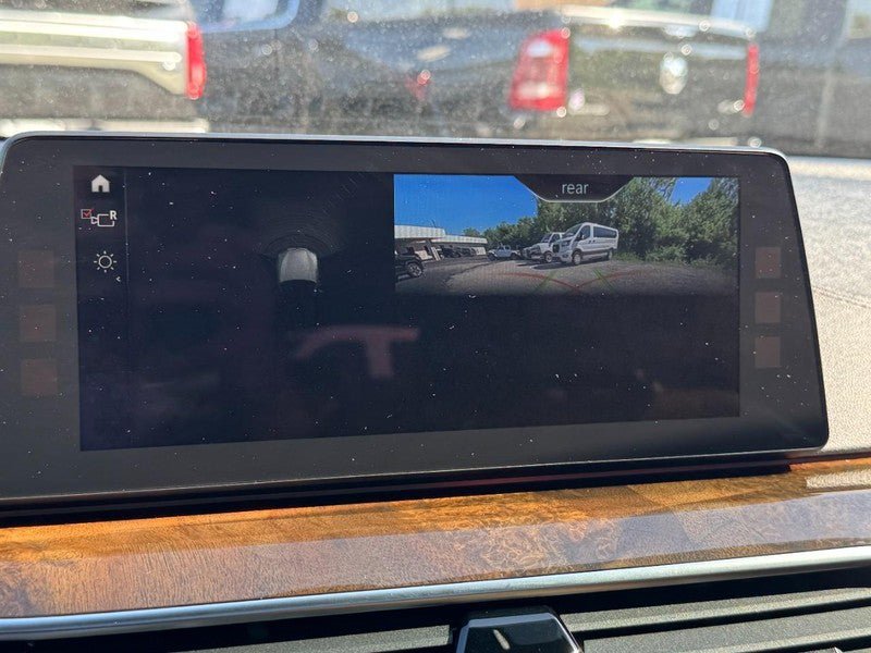 Used 2018 BMW 530i xDrive AWD/4WD image 26