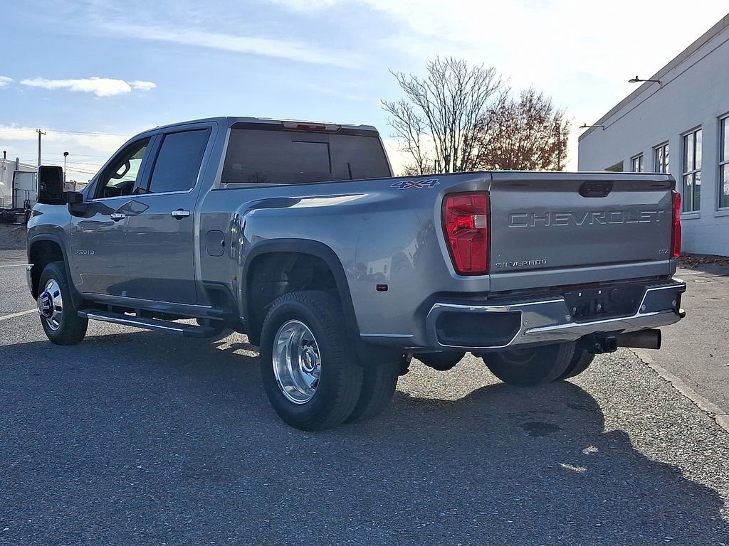 Used 2025 Chevrolet Silverado 3500 LTZ w/ LTZ Convenience Package image 4