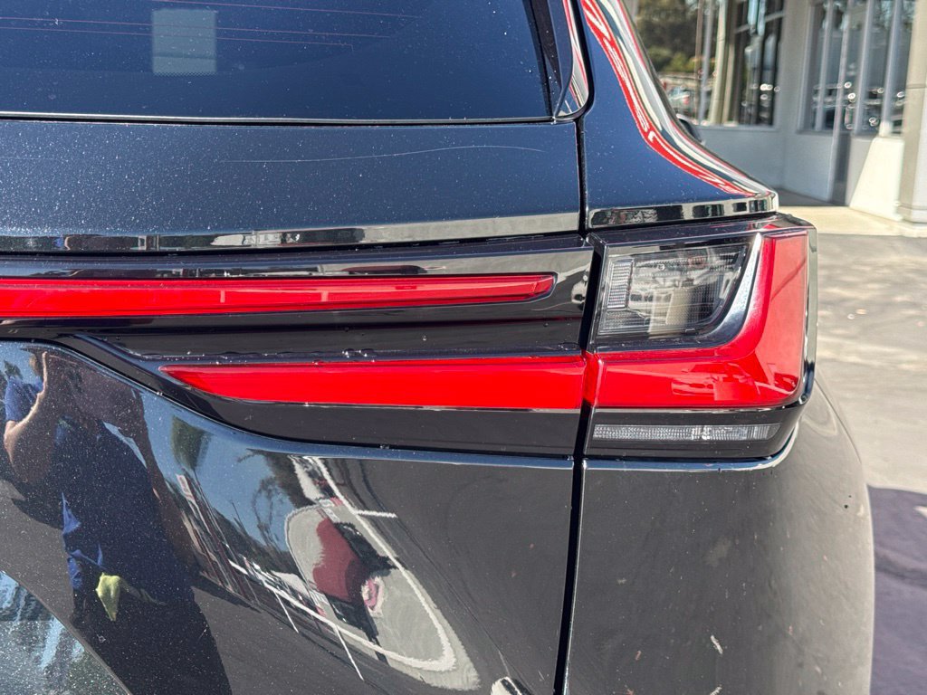 Used 2022 Lexus NX 350h AWD image 14