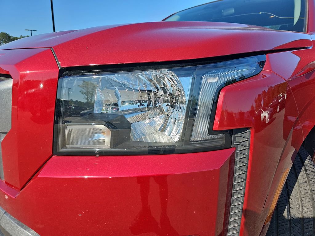 Used 2024 Nissan Frontier SV RWD image 32