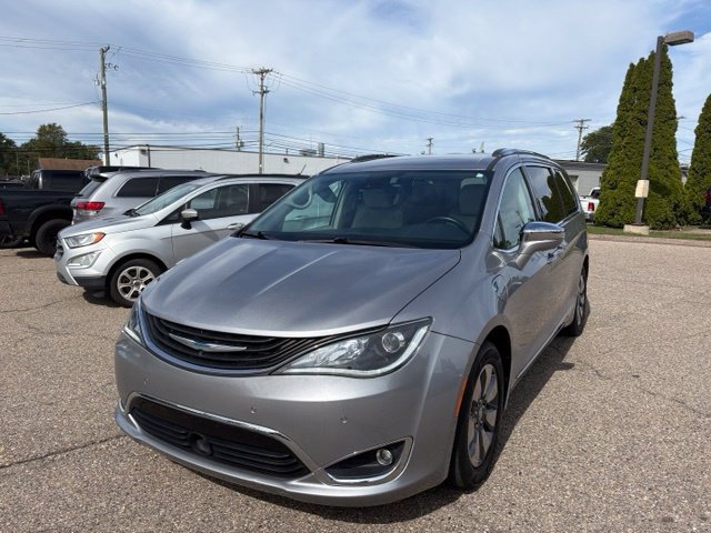 Used 2018 Chrysler Pacifica Limited w/ Advanced Safetytec Group FWD image 9