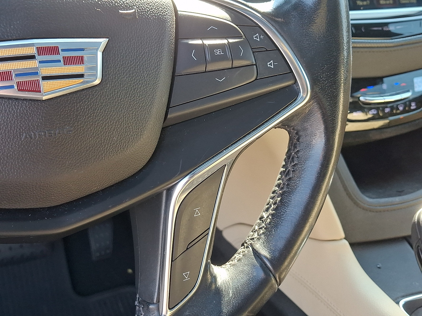 Used 2019 Cadillac XT5 Luxury FWD image 23