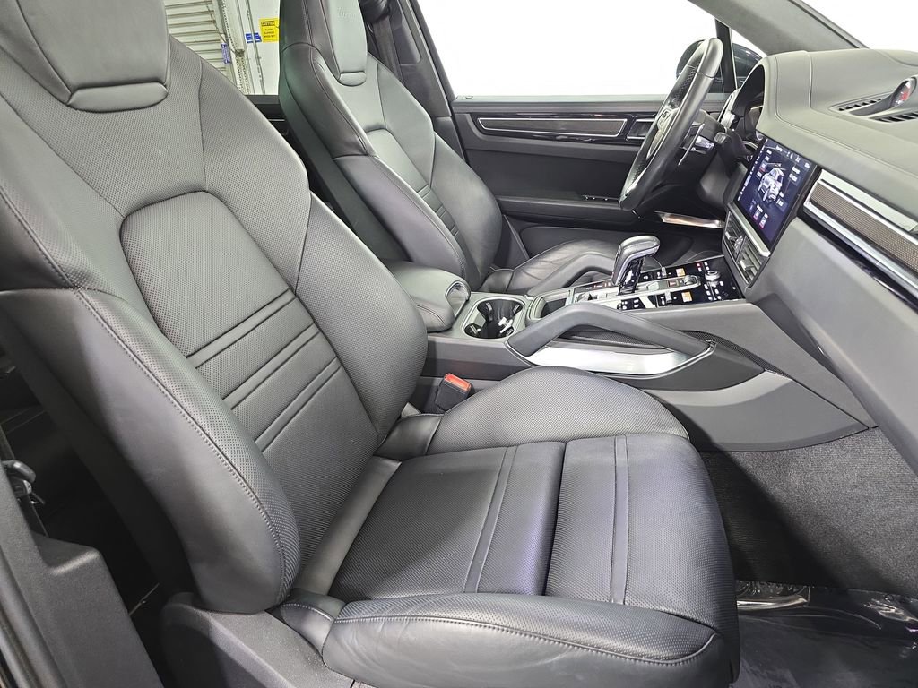 Used 2019 Porsche Cayenne Turbo AWD/4WD image 27