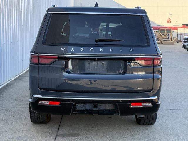 Used 2024 Jeep Wagoneer L Series II AWD/4WD image 5