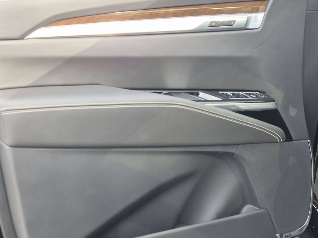 New 2026 Cadillac Escalade ESV Platinum Sport AWD/4WD image 22