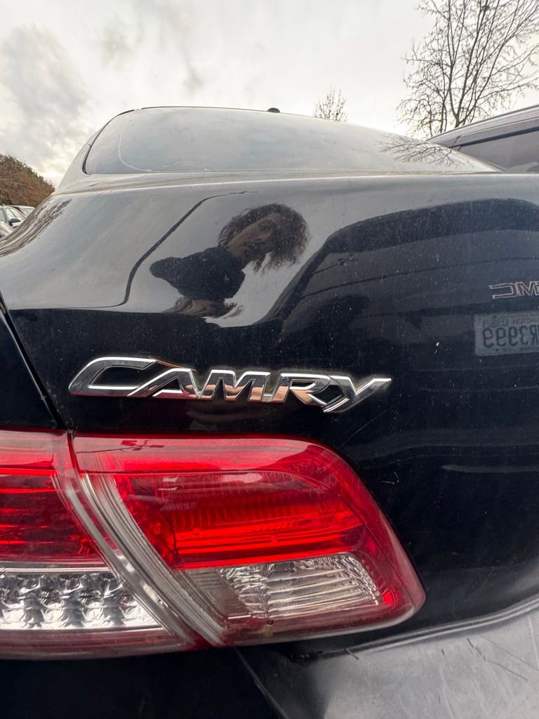 Used 2011 Toyota Camry LE image 9