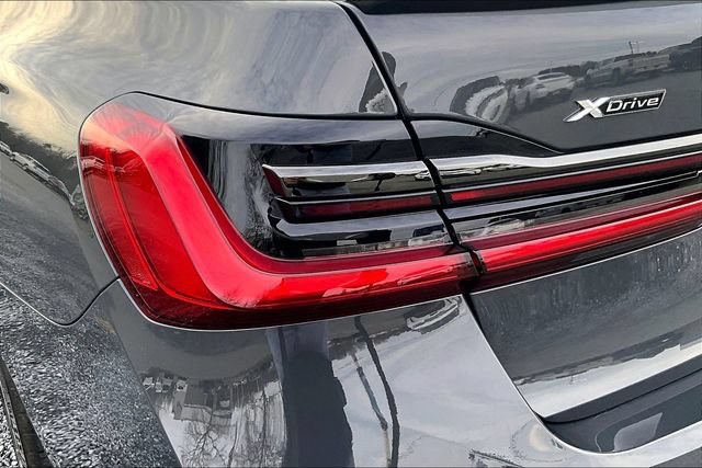 Used 2020 BMW 750i xDrive w/ Executive Package AWD/4WD image 23