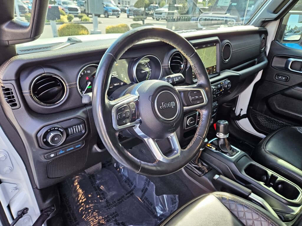 Used 2022 Jeep Wrangler Unlimited Sahara AWD/4WD image 21